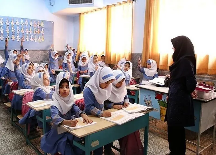 (ویدئو) استخدام ۳۰ هزار معلم غیر رسمی