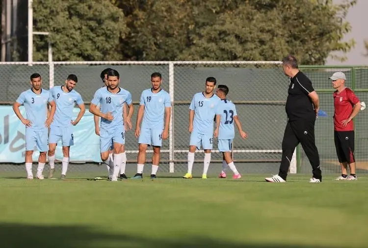 رفتار زشت با تیم ملی فوتبال ایران