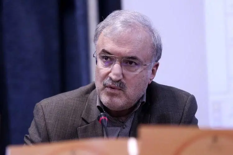 نمکی: باید با یقه جر داده از من حمایت می‌کردید