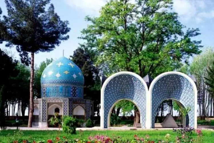 شیخ عطار نیشابوری عارف و شاعر بلند آوازه ایرانی