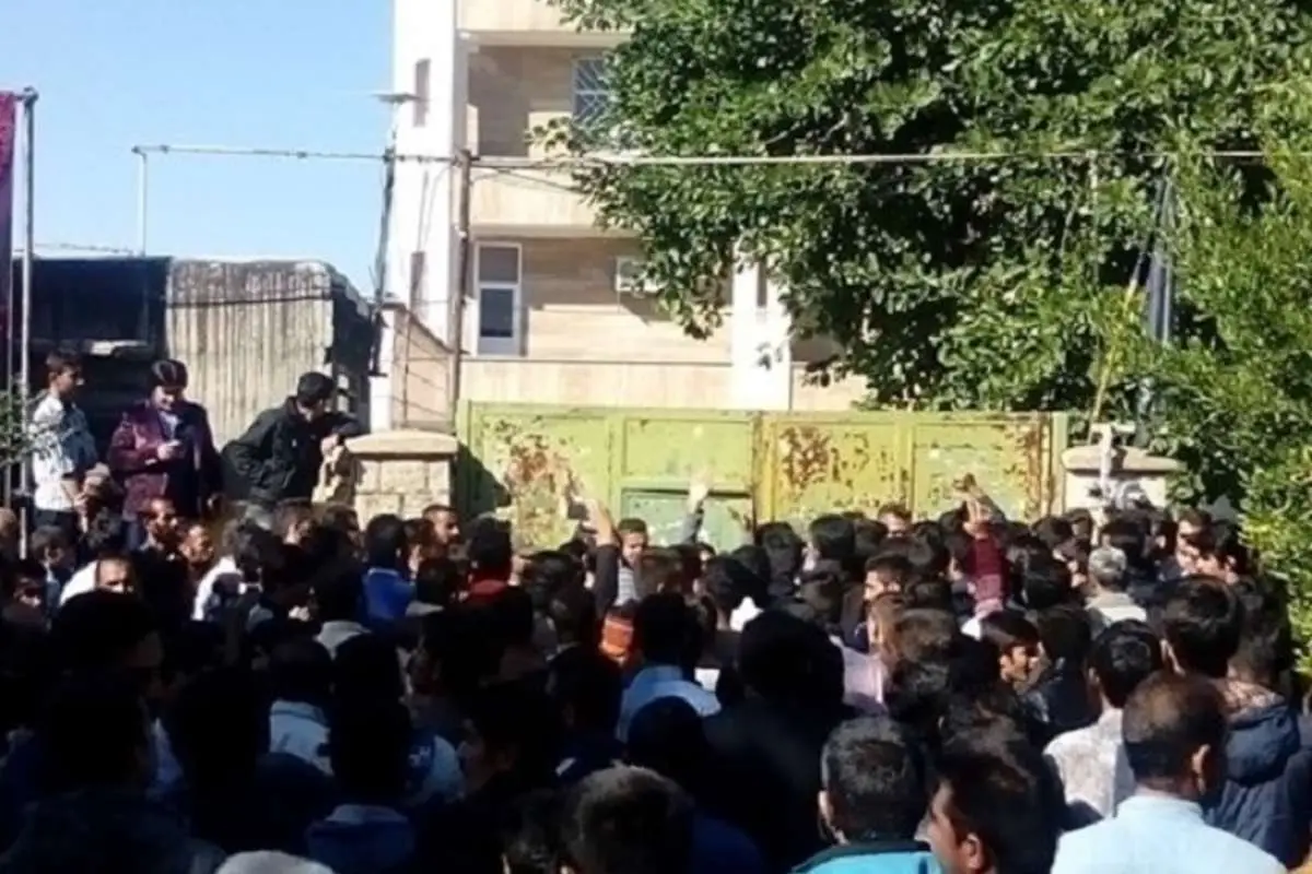 (ویدئو) بازداشت نوازندگان یک مراسم فاتحه خوانی در ایذه