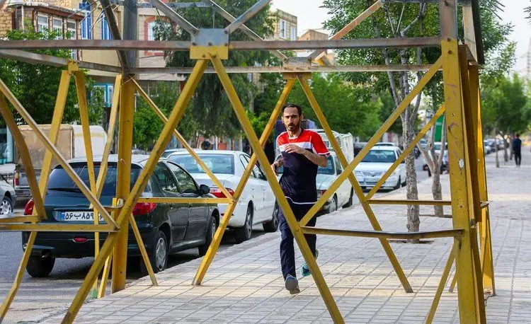 (تصاویر) همسایگی با غول‌های آهنی در قم