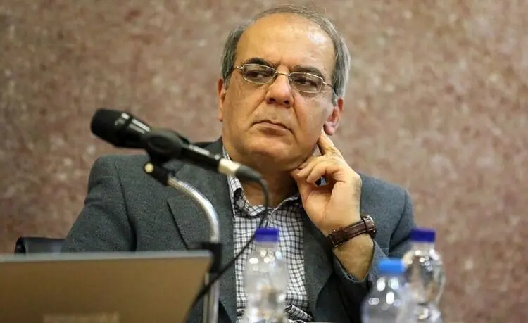 واکنش عباس عبدی به اتهام زنی به روحانی در برنامه زنده