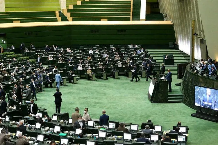 نماینده مجلس: در حال رایزنی برای استیضاح ظریف هستیم
