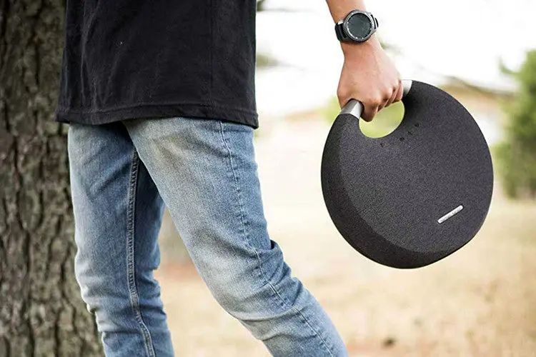 بررسی اسپیکر Harman Kardon Onyx Studio 6