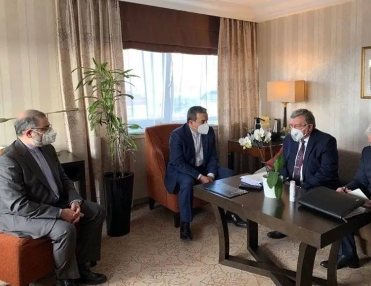 جلسه طولانی عباس عراقچی و اولیانوف در وین