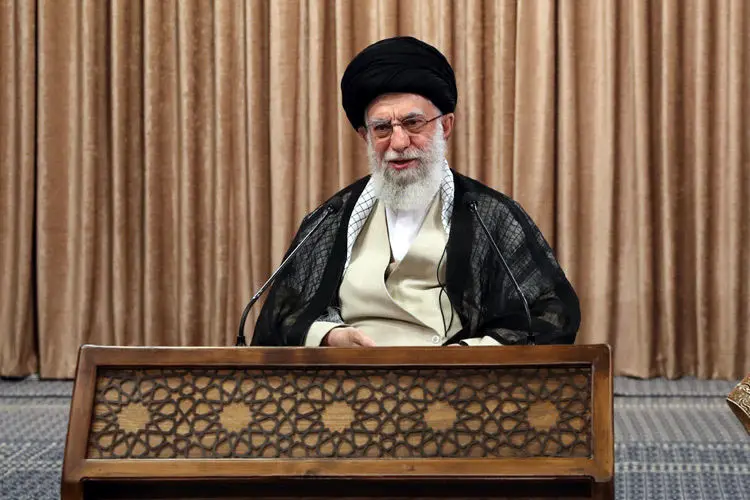 انتقاد صریح رهبر انقلاب از سخنان اخیر ظریف