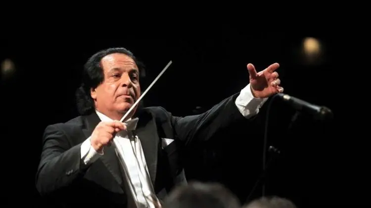 علی رهبری: سرود ملی را عوض کنید، کپی است!