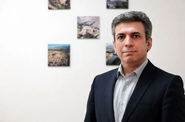 دلار چند؟