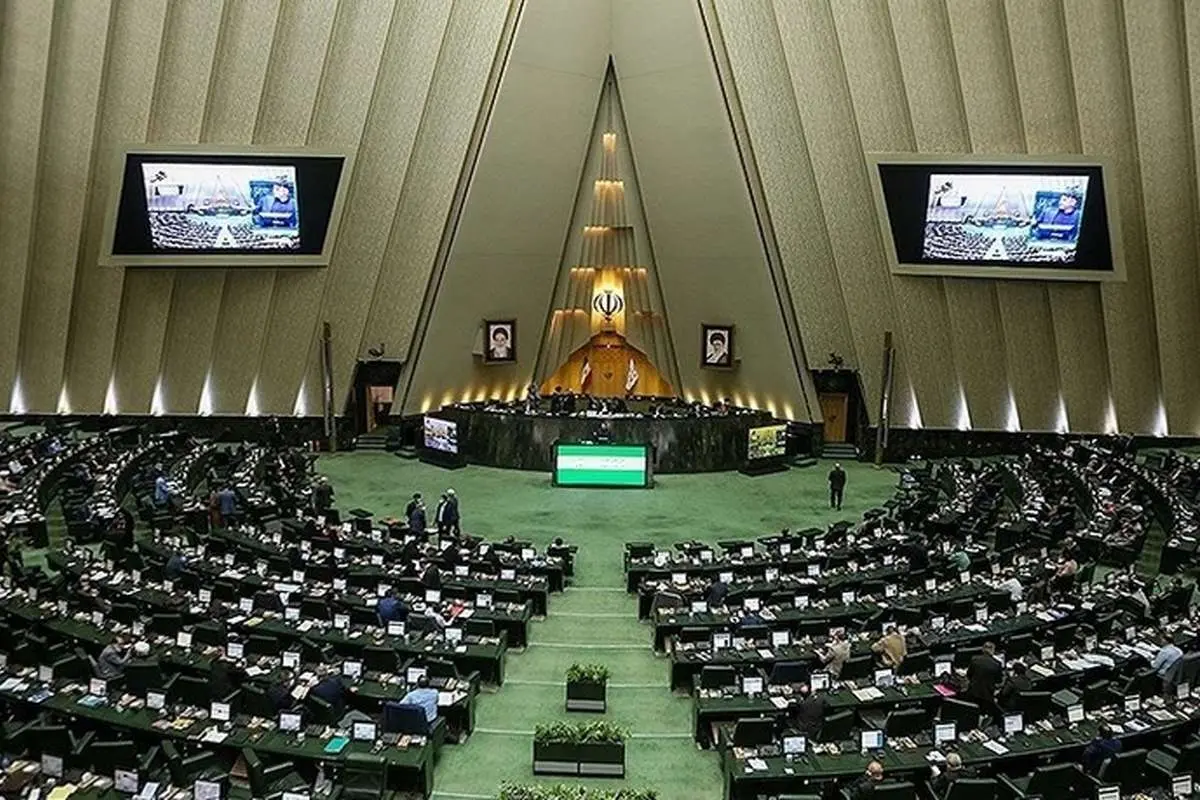ظریف درباره فایل صوتی به مجلس توضیح می‌دهد