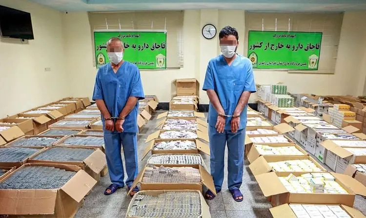 (تصاویر) انهدام باند قاچاق دارو به خارج از کشور