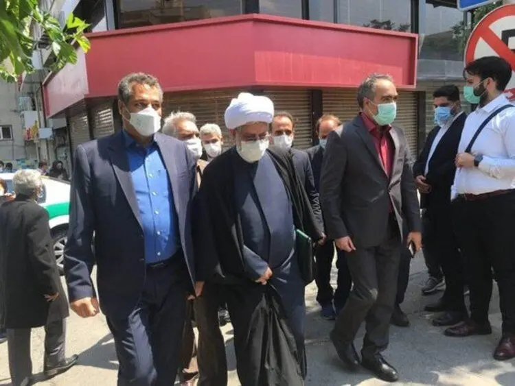 به نفع هیچ کس انصراف نمی‌دهم