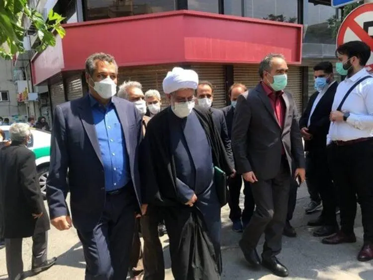 به نفع هیچ کس انصراف نمی‌دهم