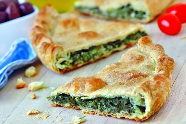 طرز تهیه پای اسفناج و پنیر؛ ساده، سالم و دلچسب