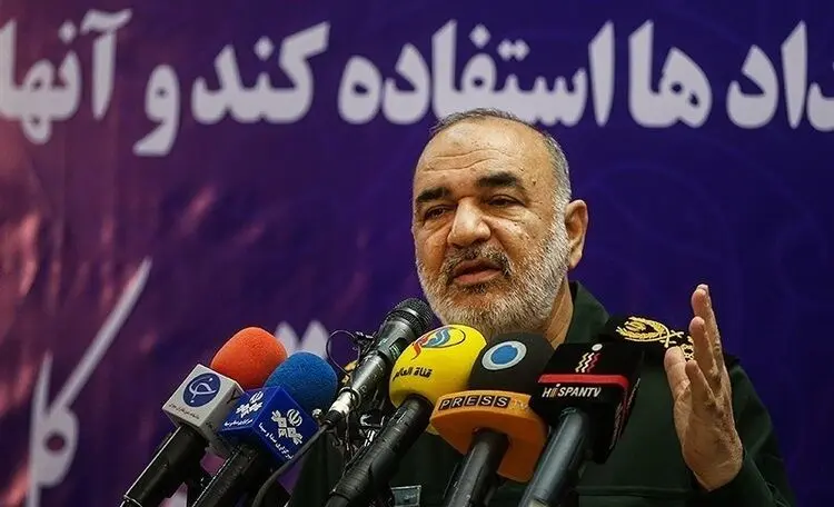 فرمانده سپاه خطاب به گروه‌های فلسطینی: تا آخر با شما می‌مانیم