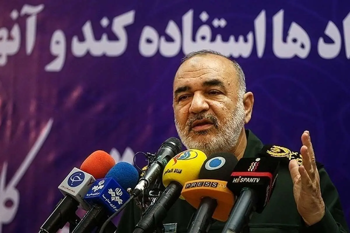 فرمانده سپاه خطاب به گروههای فلسطینی: تا آخر با شما میمانیم