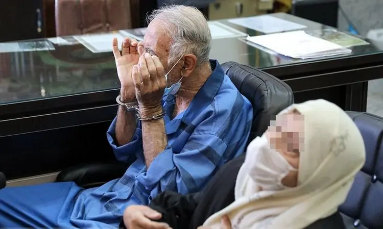 (تصاویر) پدر و مادر بابک خرمدین در دادسرای امور جنایی