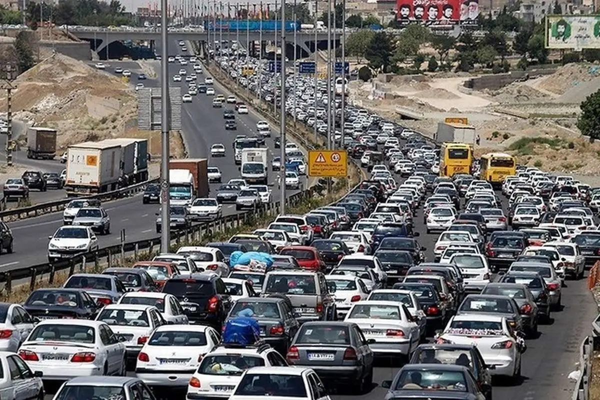 خروجیهای تهران پر ترافیک است