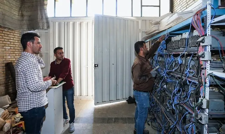 (تصاویر) کشف و ضبط دستگاه‌های استخراج رمز ارز در قم