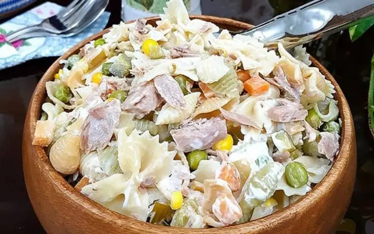 طرز تهیه سالاد ماکارانی با تن ماهی