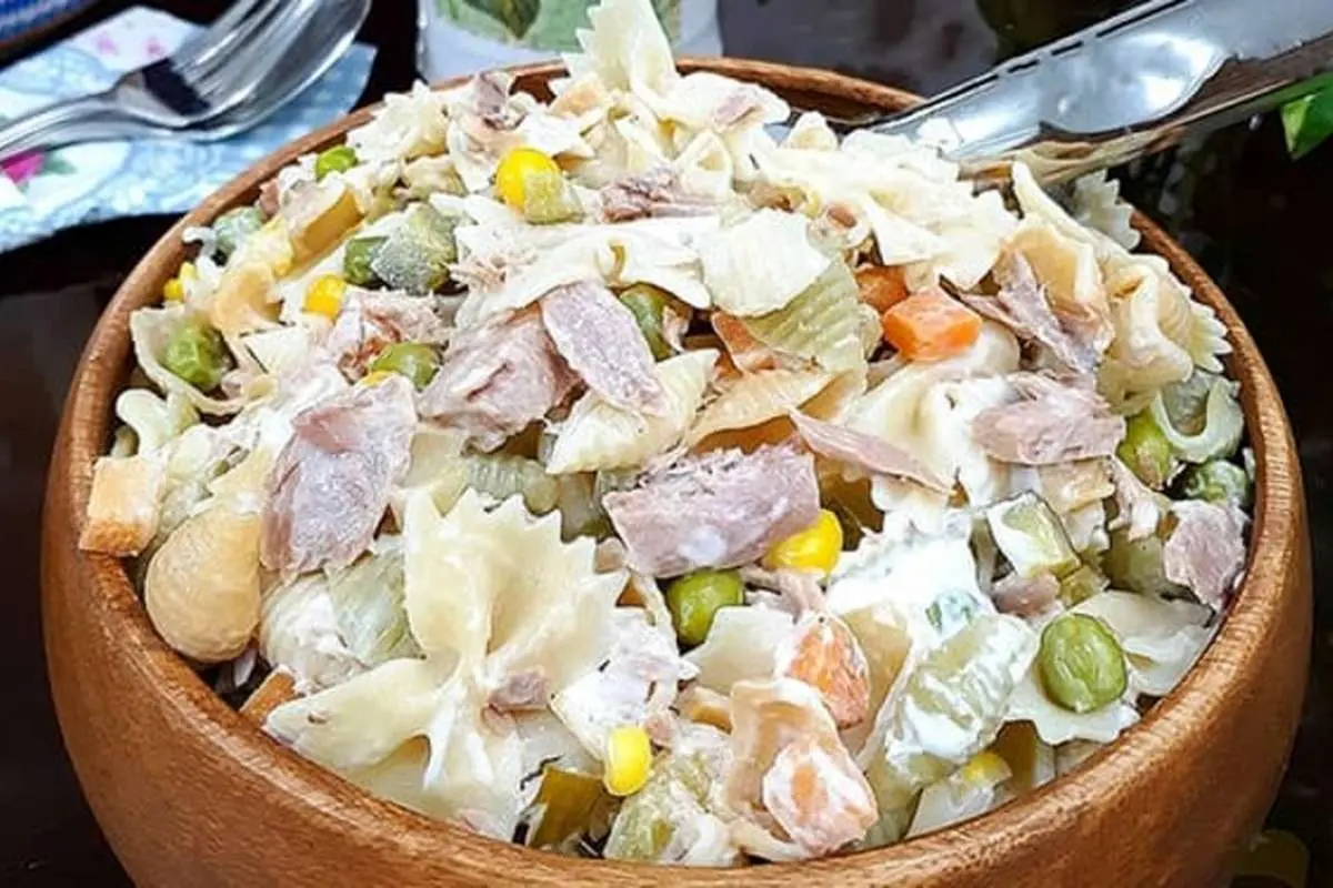 طرز تهیه سالاد ماکارانی با تن ماهی