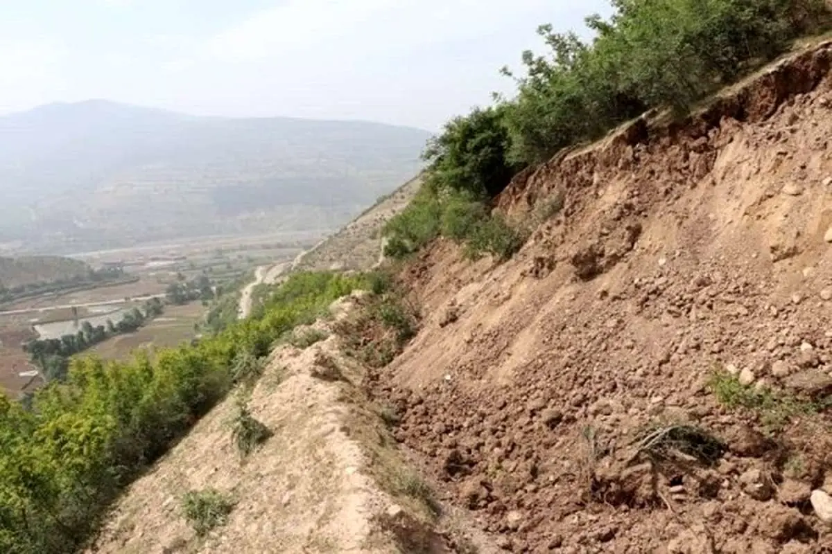 (ویدئو) لحظه رانش زمین روستای خرشک رودبار در گیلان