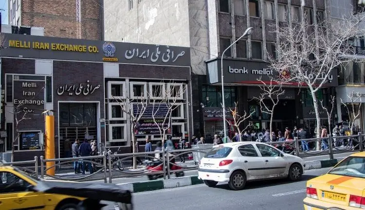 قیمت دلار در صرافی ملی چهارشنبه پنجم خرداد ۱۴۰۰
