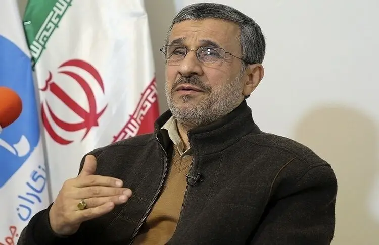 کدام سردار سپاه خبر ردصلاحیت احمدی نژاد را به او رساند؟