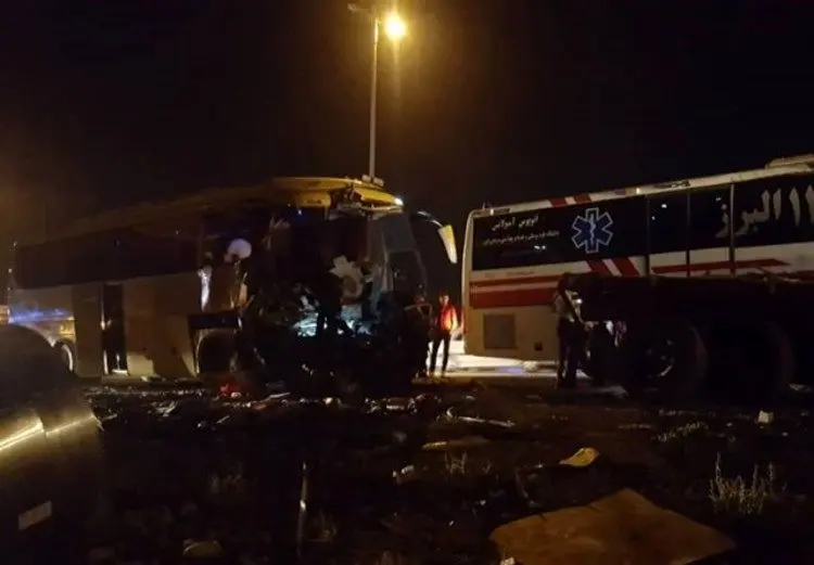 (ویدئو) لحظه ترمز بریدن اتوبوس در جاده