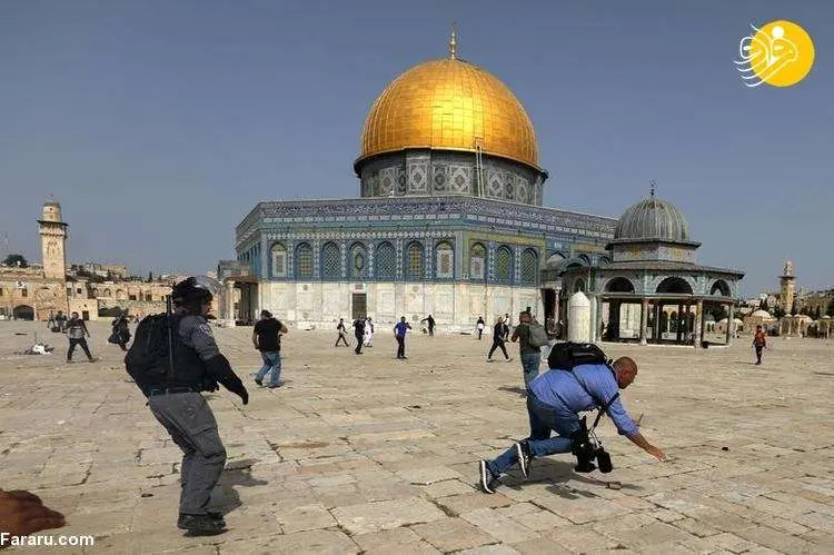 (تصاویر) ضرب و شتم فلسطینی‌ها در مسجد الاقصی