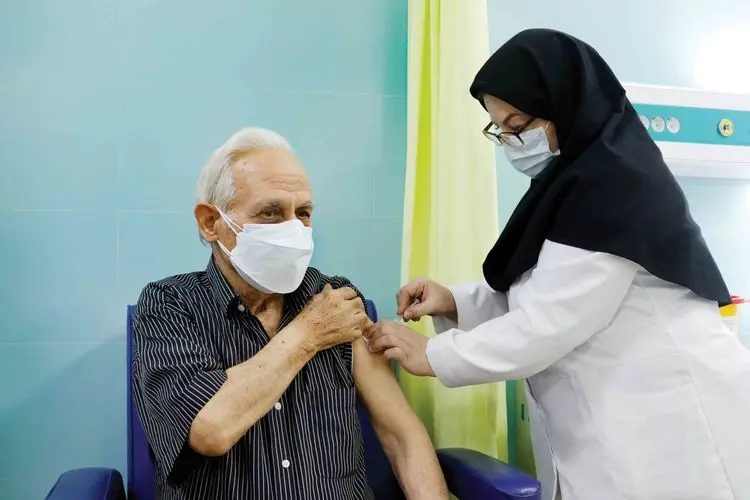 زمان بازگشایی سامانه ثبت‌نام واکسن برای ۷۵ ساله‌ها