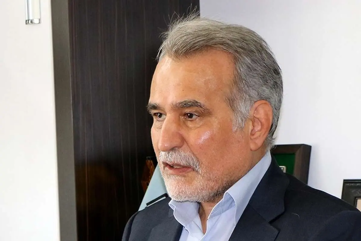 «احمدی نژاد اگر میتوانست لباس گورباچوف را هم میپوشید»