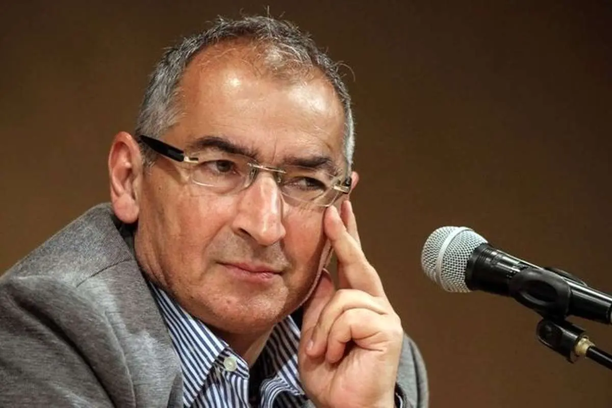 زیباکلام: گویی جملگی نامزدها از کره مریخ آمدهاند!