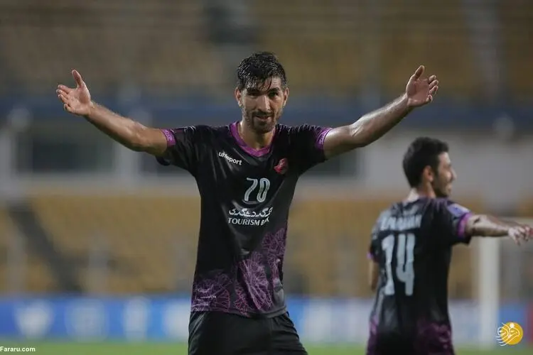 پرسپولیس با مهاجمش تمدید می‌کند