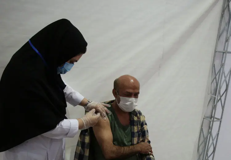 سرمقاله مشترک هشت روزنامه در انتقاد از روند واکسیناسیون