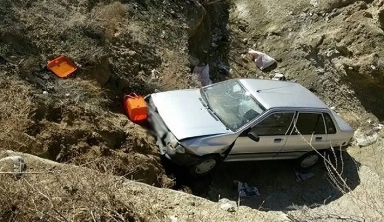 (ویدئو) لحظه سقوط پراید از پل وحید اصفهان