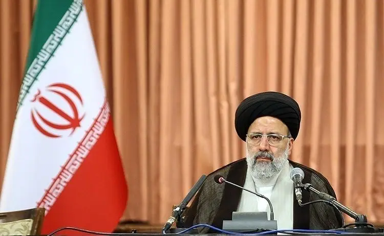 (ویدئو) مکث همراه با بغض رئیسی در یک نطق انتخاباتی درباره فقر