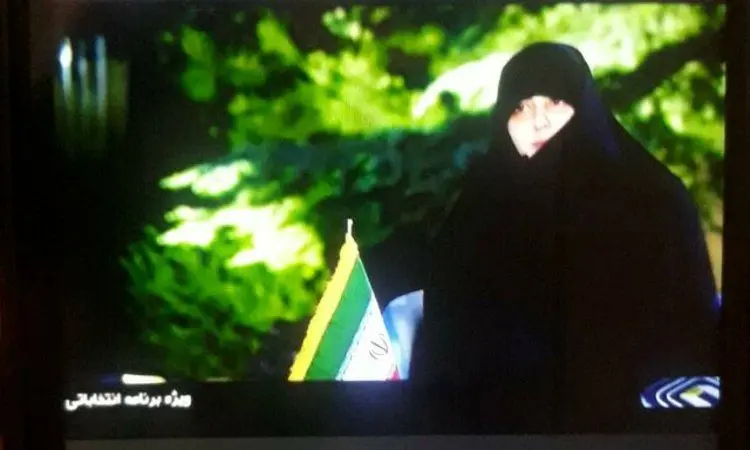 (تصویر) حضور دختر ابراهیم رئیسی در تلویزیون؛ ریحانه السادات رئیسی از پدر گفت