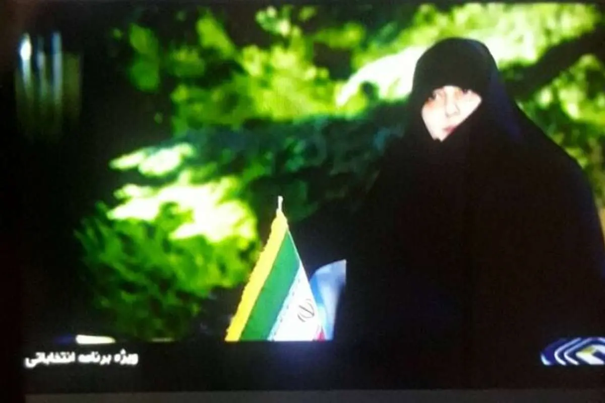 (تصویر) حضور دختر ابراهیم رئیسی در تلویزیون؛ ریحانه السادات رئیسی از پدر گفت