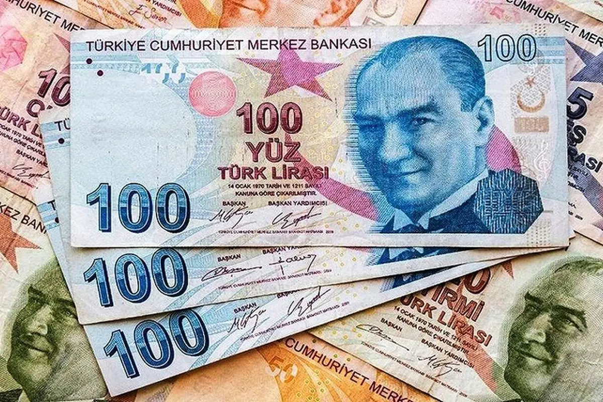 قرار گرفتن لیر در پایینترین ارزش تاریخی خود