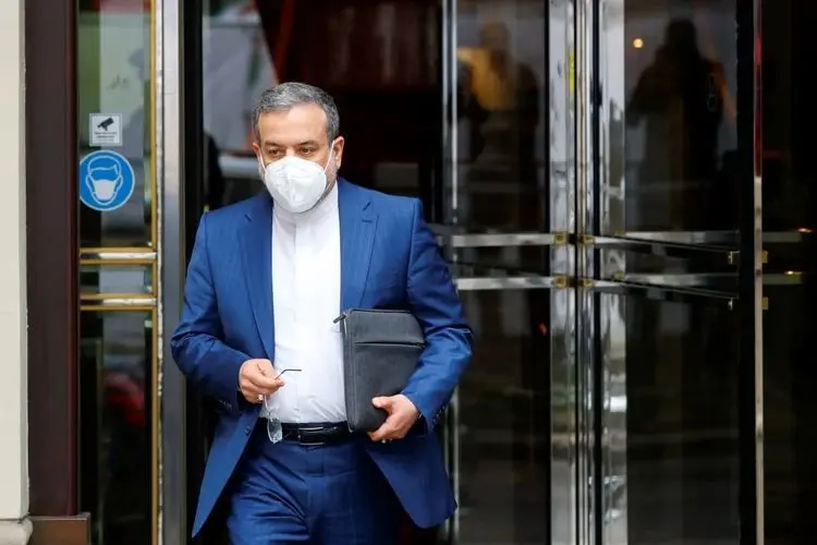 عراقچی: آمریکا و اروپا تصمیمات سخت بگیرند