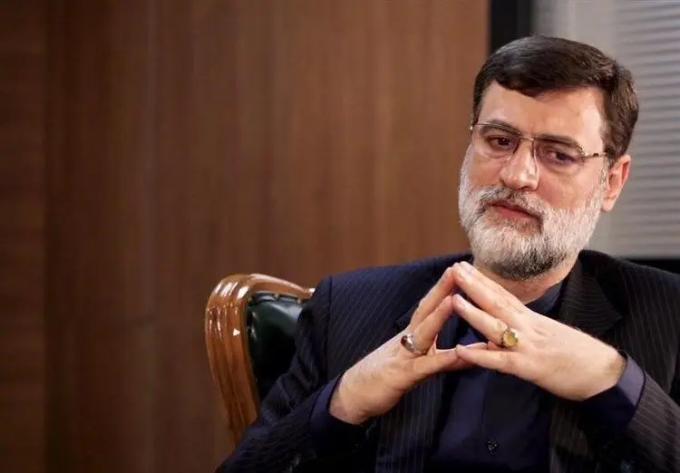 (ویدئو) ورود قاضی‌زاده هاشمی به صداوسیما: آماده‌ام بزنم زیر میز