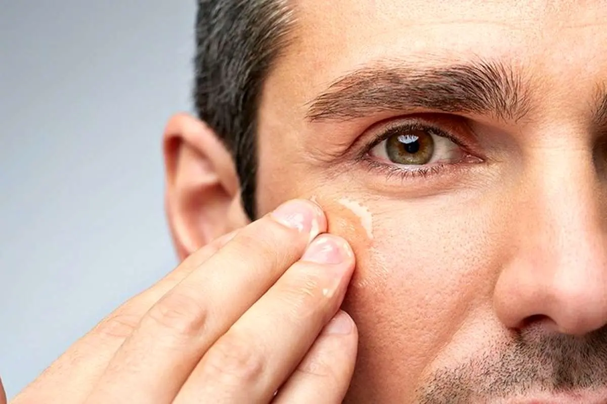 چه زمانی باید به متخصص پوست و مو مراجعه کنیم؟
