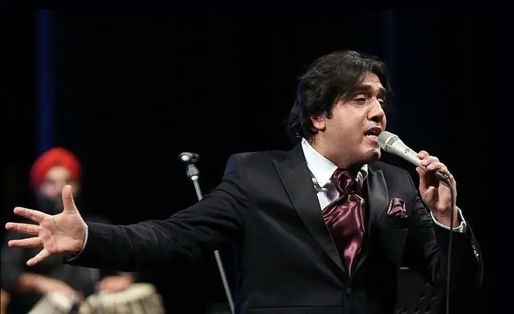 مانی رهنما خواننده تیتراژ «زد و بند» شد