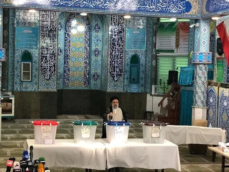 ابراهیم رئیسی برای رأی دادن به کجا رفت؟