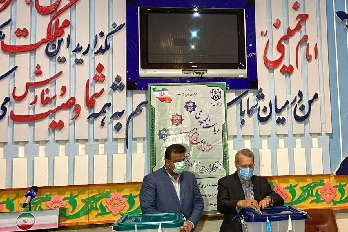 (عکس) علی لاریجانی در ساری رای داد