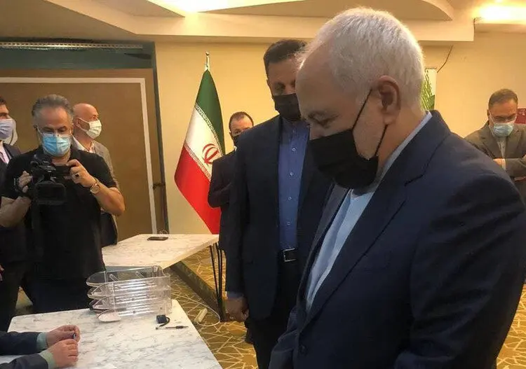 ظریف: مردم همیشه اشتباه پیشگویان سیاسی را ثابت کرده‌اند