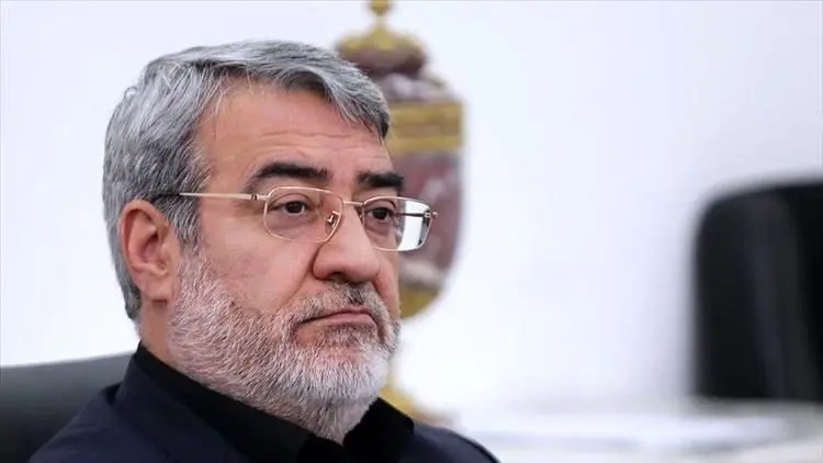 پاسخ رحمانی فضلی به انتقاد ستاد رئیسی