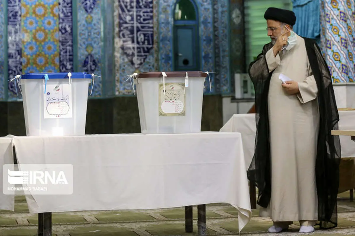 (تصاویر) حاشیههایی از رأی دادن نامزدهای انتخابات ریاست جمهوری