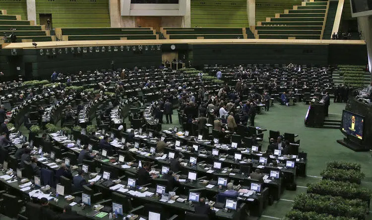 قانونی برای مجازات مردم یا جاسوس‌ها؟